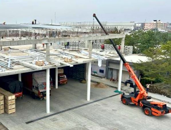 Covered dock area